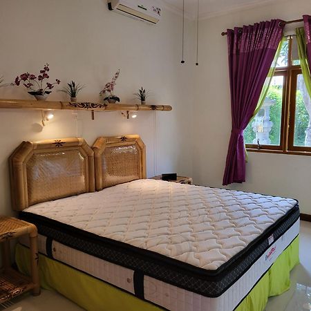 Dennis Holiday Bungalow Jasri Екстериор снимка
