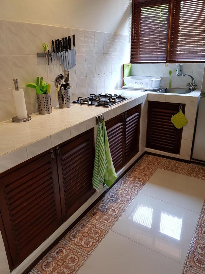 Dennis Holiday Bungalow Jasri Екстериор снимка